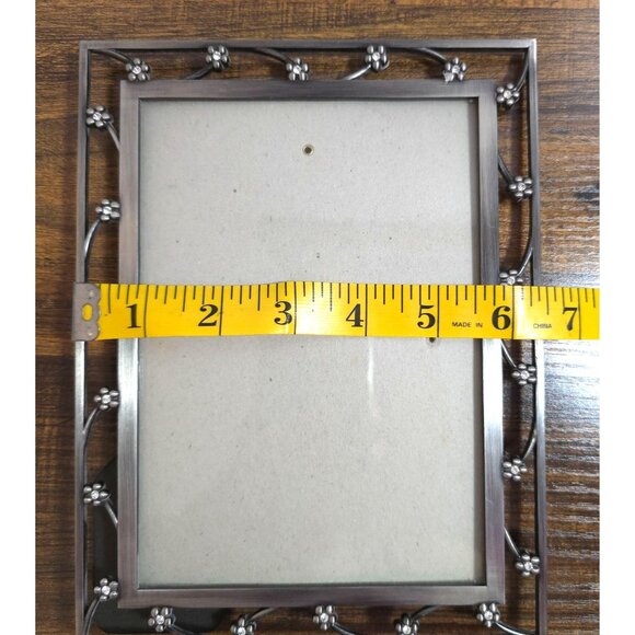 Vintage Metal Floral Pattern Frame 5"x7" Silver Rhinestones By Elsal - Picture 10 of 11
